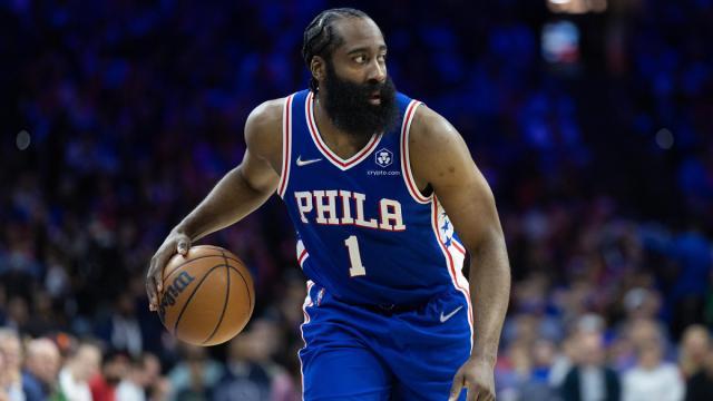 1659151599552096520.jpg james-harden-76ers-raptors.jpg