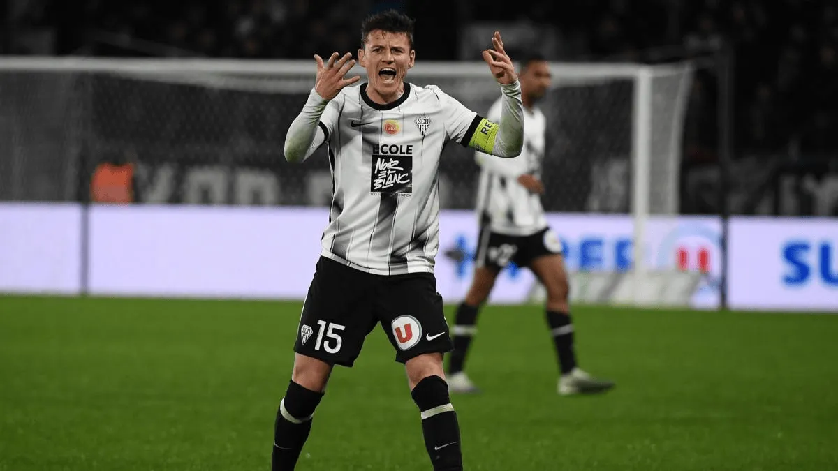 开云官方网站-两名法国球员当选市政议员，包括38岁昂热中场卡佩勒