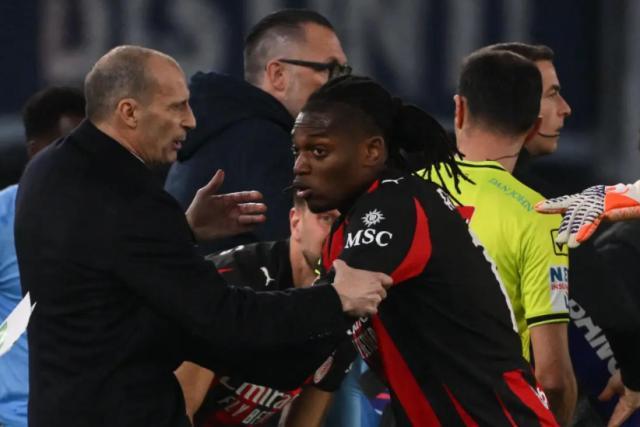 开云官方网站-莱昂不满被换下！离场时不断抱怨，还推开阿莱格里